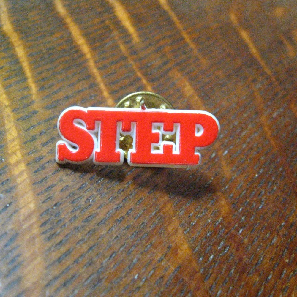 🇺🇸 STEP S.T.E.P. Vintage Logo Lapel Pin